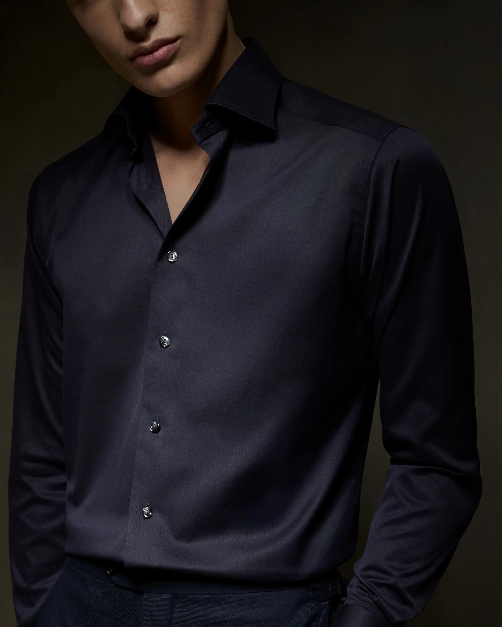 navy-shirt-signature-twill_2025-06-02T061751Z.webp