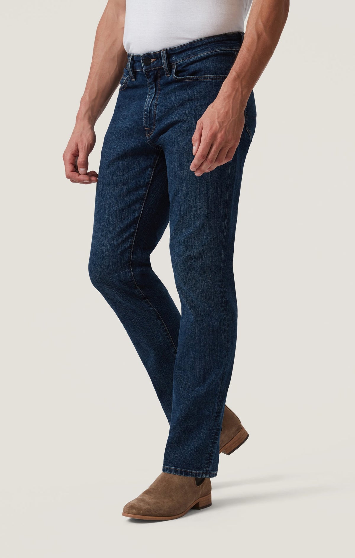Charisma Relaxed Straight Jeans in Mid Comfort