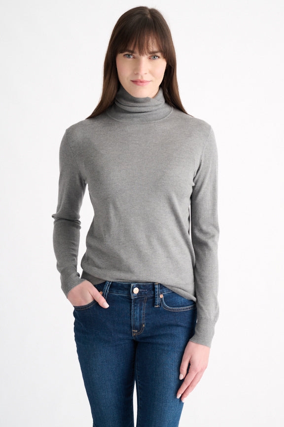 FITTED TURTLENECK
