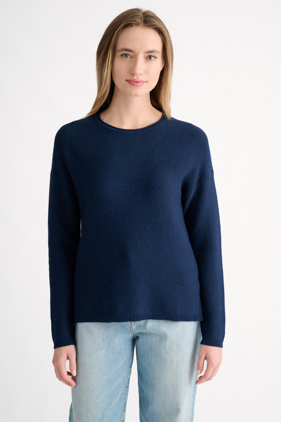 MICRO GARTER HI LOW CREW SWEATER