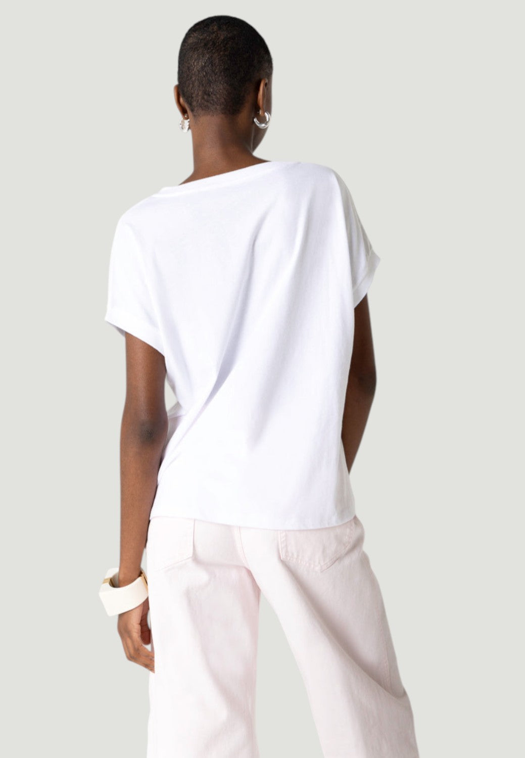 V-Neck Short Sleeve T-Shirt in Organic Cotton - Blanc-XS-BLANC-MAJESTIC TEES-Levy's Clothier